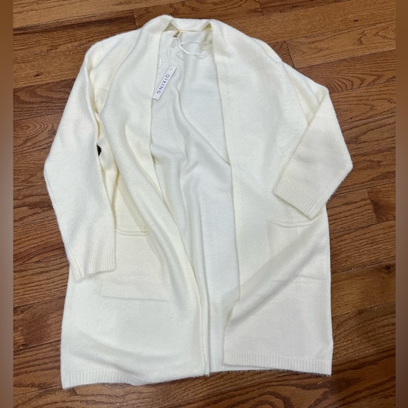 Awesome sweater! - Picture 1 of 1